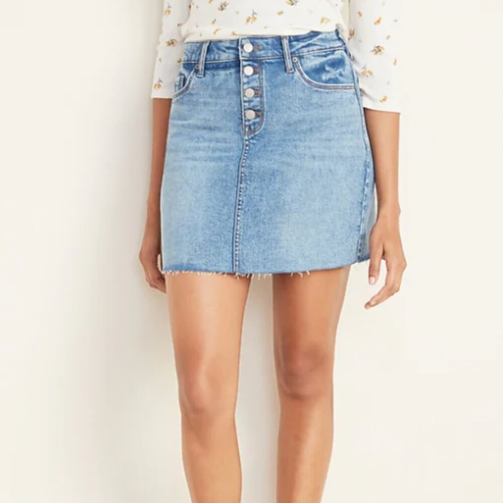 Old Navy Blue High-Waisted Button-Fly Frayed-Hem Jean Denim Mini Skirt Size 6 - Picture 5 of 6